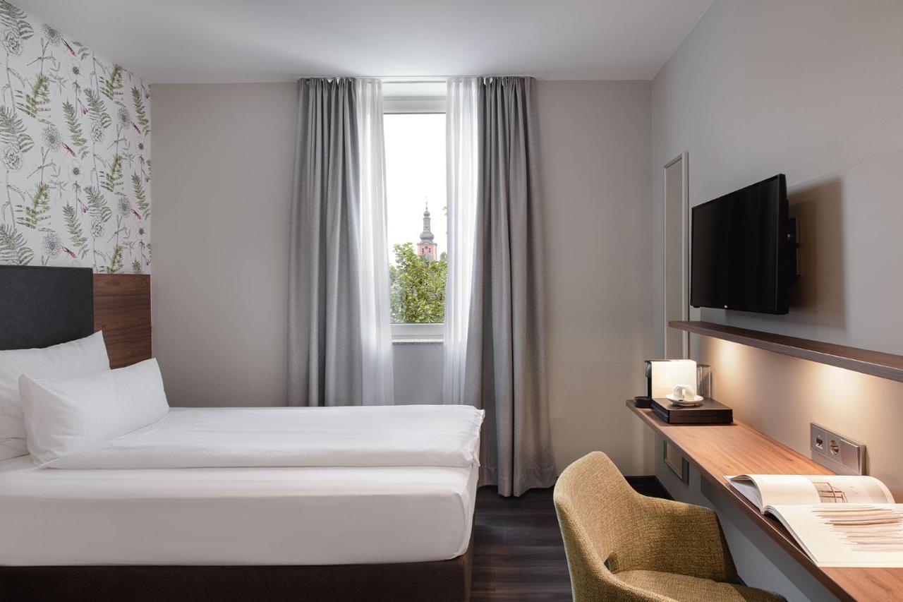Sympathie-Hotel Fuerstenhof บาดครอยซ์นาค ภายนอก รูปภาพ